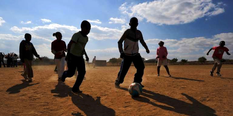 LE MONDE AFRIQUE — En Afrique, quand le rêve de football aboutit à « la traite d’êtres humains »