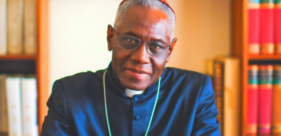 “L’Eglise est plongée dans l’obscurité du Vendredi saint” — Par Laurent Dandrieu / Cardinal Sarah: “The Church is plunged into the darkness of Good Friday”