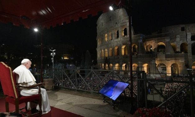 Good Friday: Jesus calls us to be Good Samaritans to restore human dignity — Une “Via Crucis” au Colisée dédiée aux nouveaux crucifiés d’aujourd’hui
