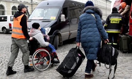 Ukraine: Cardinal Czerny to meet refugees fleeing to Hungary -
